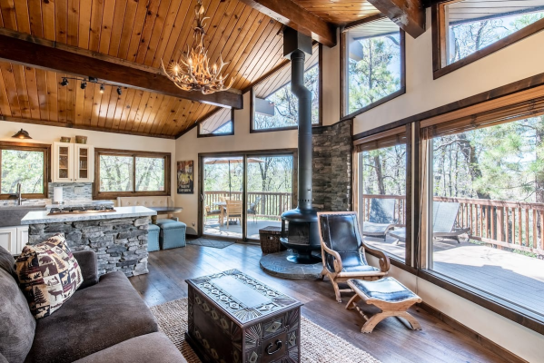 15 Best Cozy Cabins on Airbnb to Book in Winter 2026
