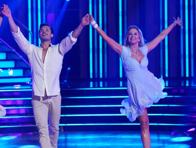 Who went home on Dancing With the Stars week 5?
