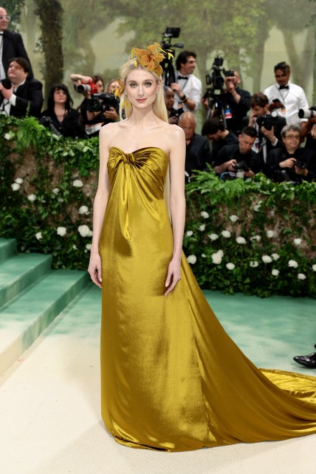 Elizabeth Debicki attends The 2024 Met Gala Celebrating "Sleeping Beauties: Reawakening Fashion" at The Metropolitan Museum of Art on May 06, 2024 in New York City.