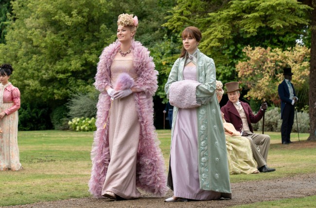 Jessica Madsen as Cressida Cowper, Claudia Jessie as Eloise Bridgerton in episode 301 of Bridgerton. 