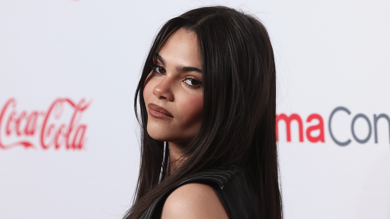 Ariana Greenblatt wearing Make Up For Ever Longwear Lip Liner in Limitless Brown.