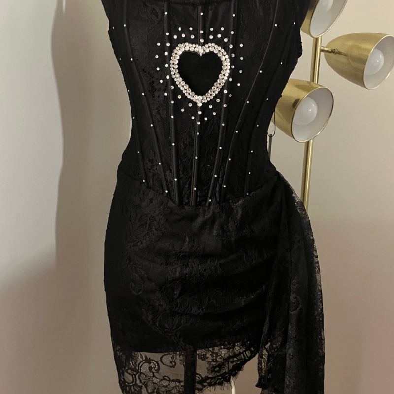 2024 Halloween Costume Trends For Women: Moo Deng, Sabrina Carpenter