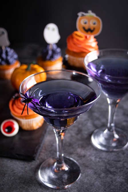 Halloween purple mocktail in glasses