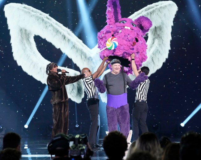 THE MASKED SINGER: Andy Richter in the “Sports Night” episode of THE MASKED SINGER airing Wednesday, Oct. 16 (8:00-9:02 PM ET/PT) on FOX.