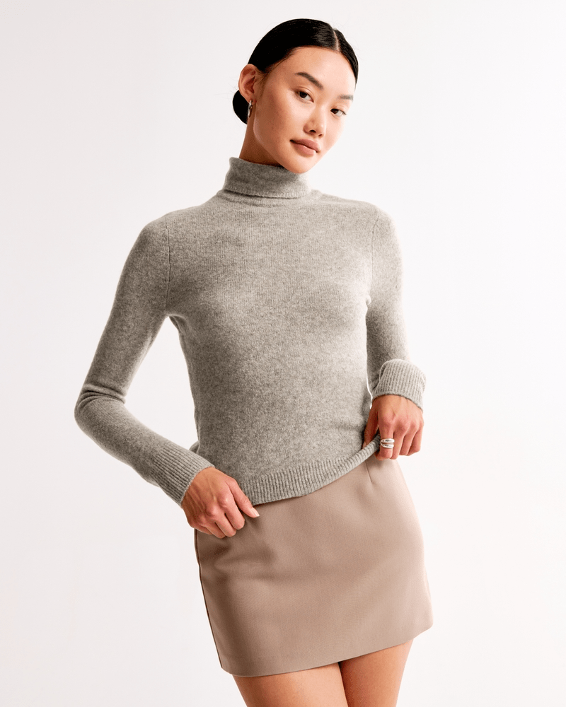 Abercrombie & Fitch Slim Turtleneck Sweater in Brown