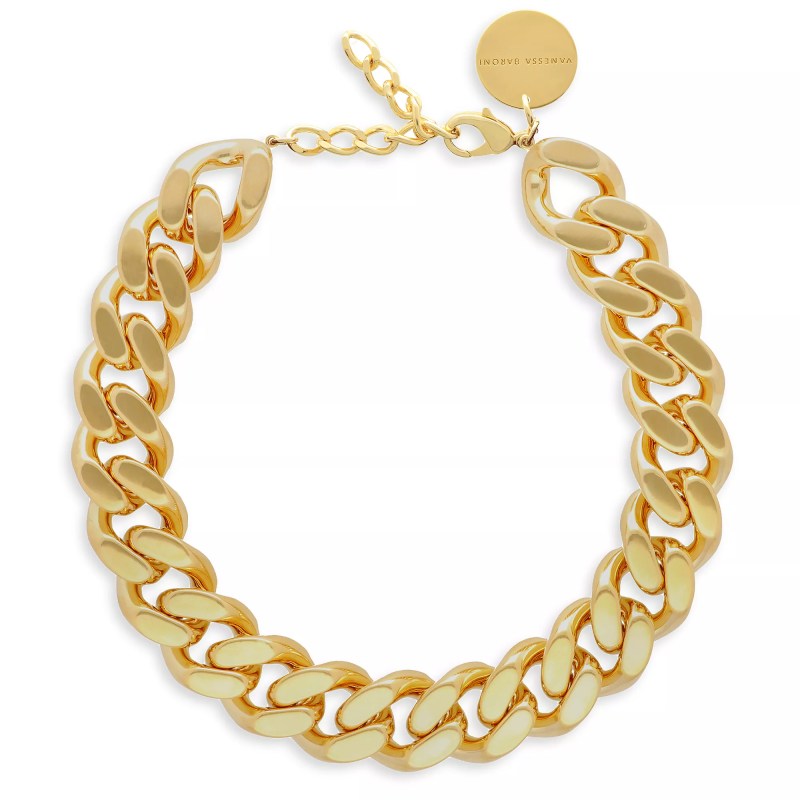 Necklace Trends 2025: Chunky Chains, Pearls, & More