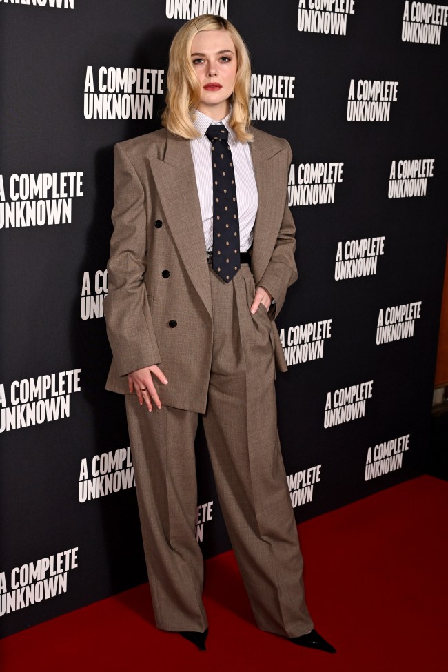 Elle Fanning attends the photocall for "A Complete Unknown" at The Curzon Mayfair on December 16, 2024 in London, England.
