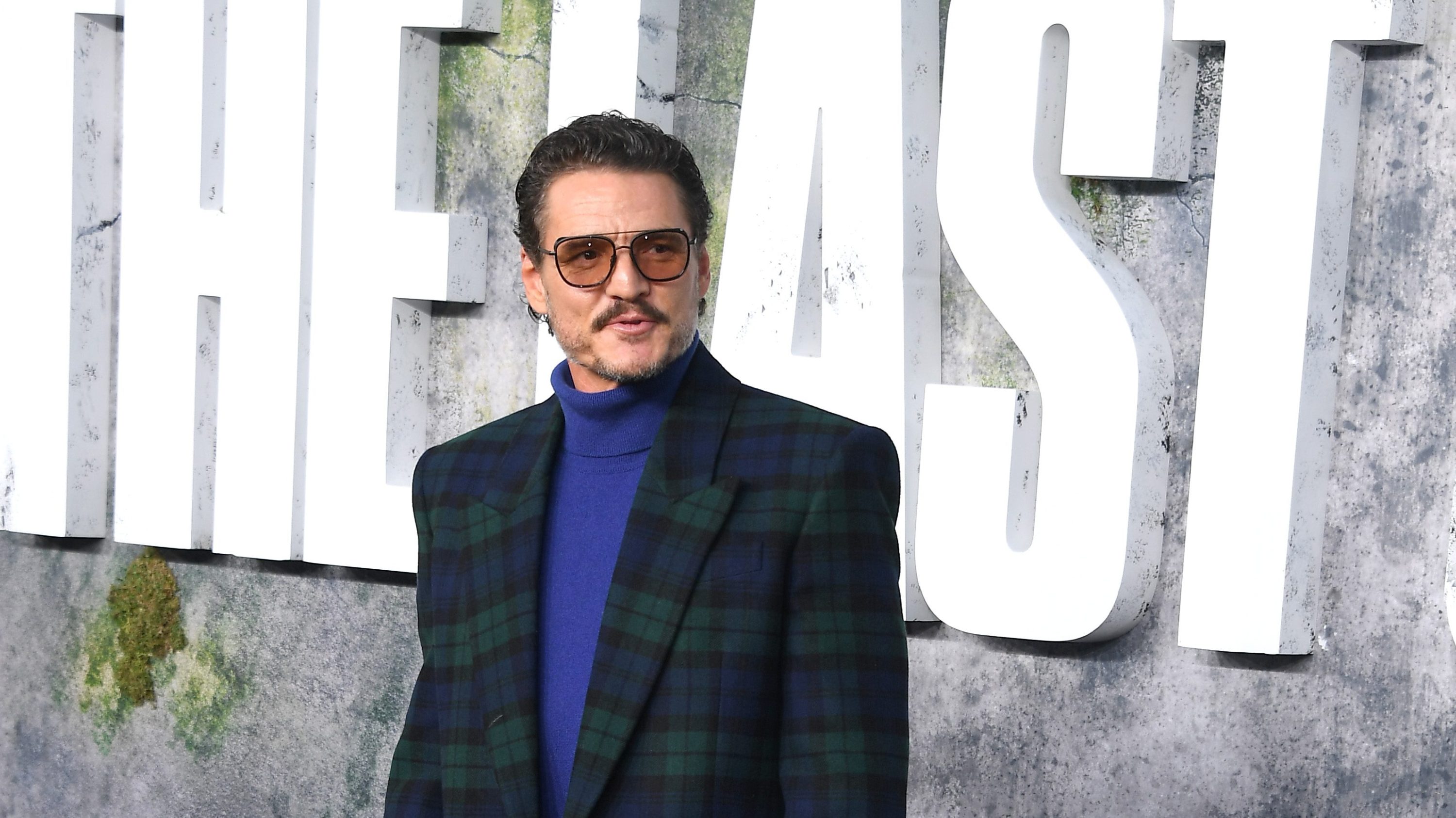 Pedro Pascal arrives at the Los Angeles Premiere Of HBO Original Series "The Last Of Us" Season 2  at TCL Chinese Theater on March 24, 2025 in Hollywood, California.