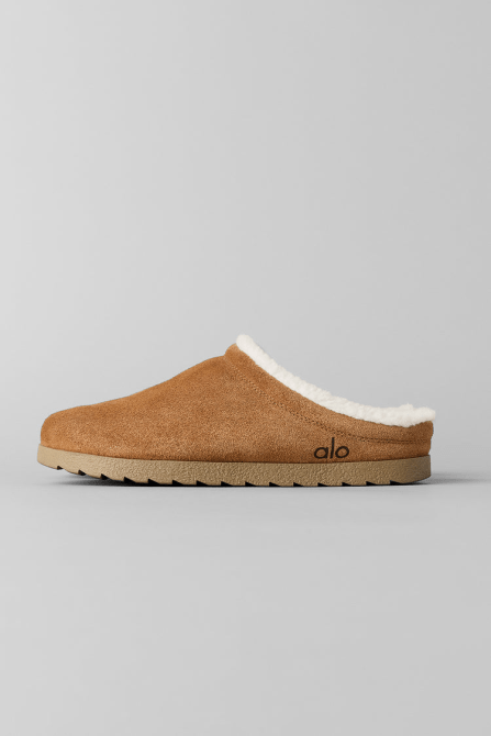 Alo Yoga Recovery Slipper in a chestnut brown colorway
