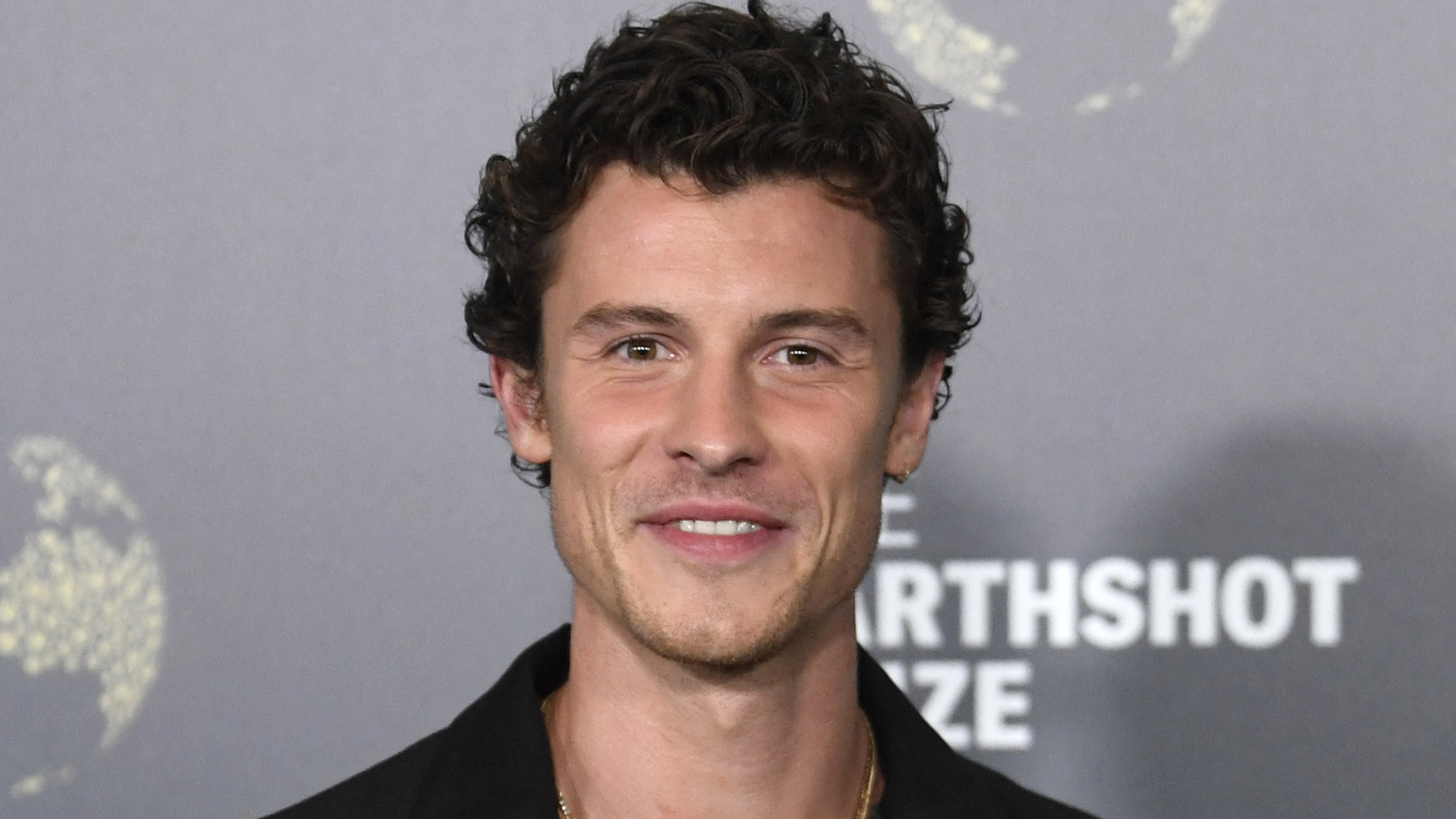 Canadian singer Shawn Mendes gestures upon arrival at the Earthshot Prize 2025 awards ceremony at the Museum of Tomorrow in Rio de Janeiro, Brazil, on November 5, 2025.